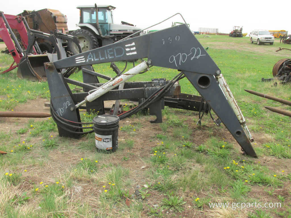LOADER W/ BALE SPEAR